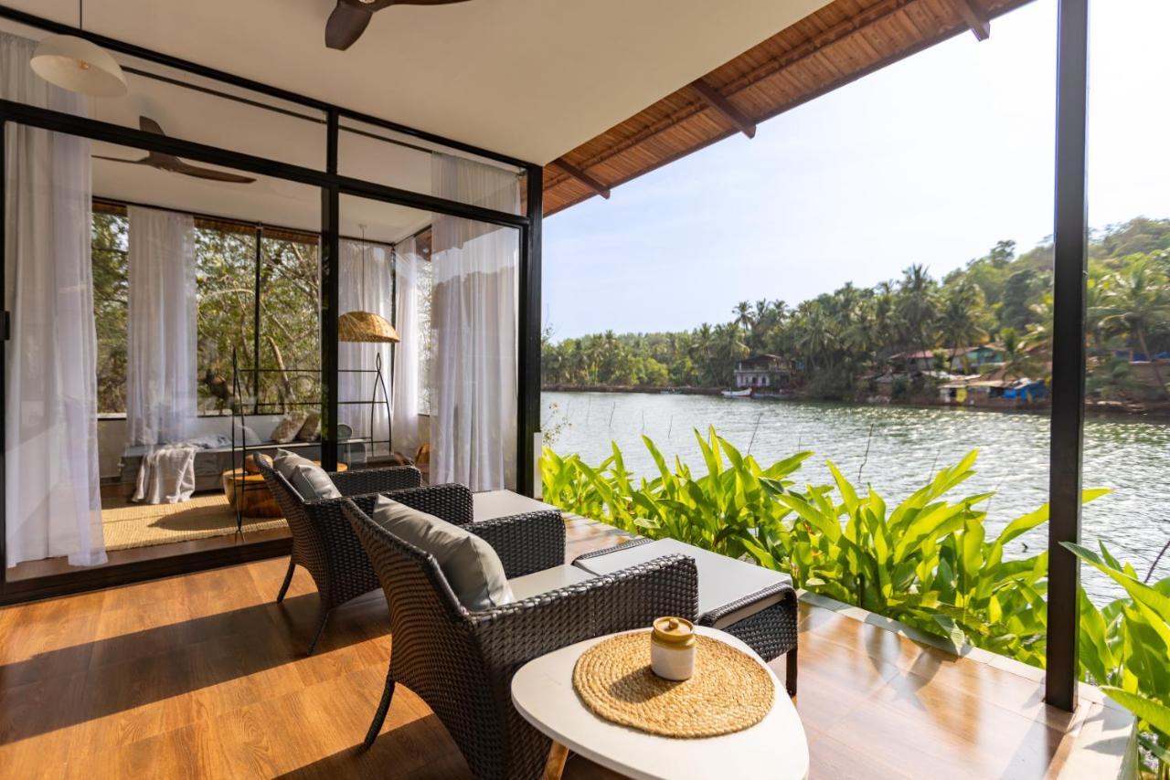 Pont Bleu Suites Riverside & Pool كِناكونا المظهر الخارجي الصورة