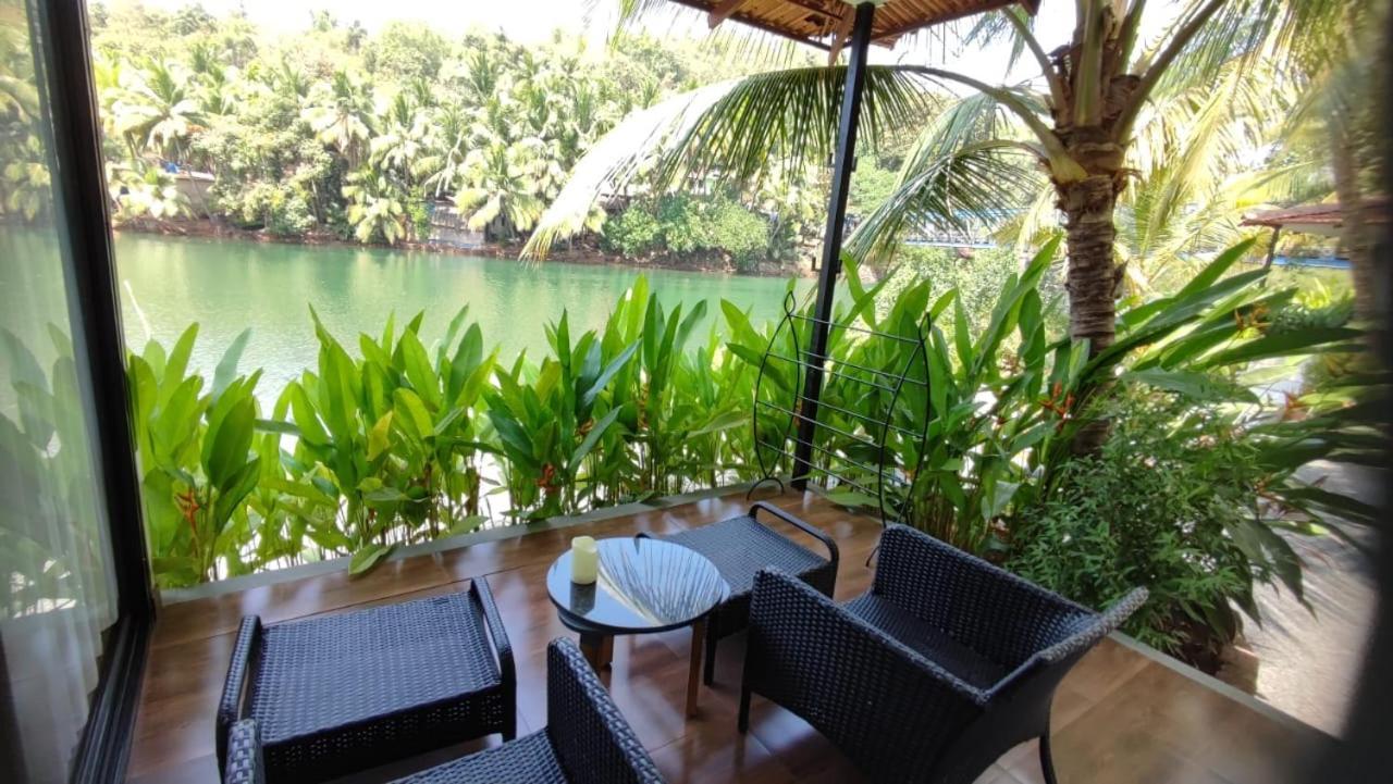 Pont Bleu Suites Riverside & Pool كِناكونا المظهر الخارجي الصورة